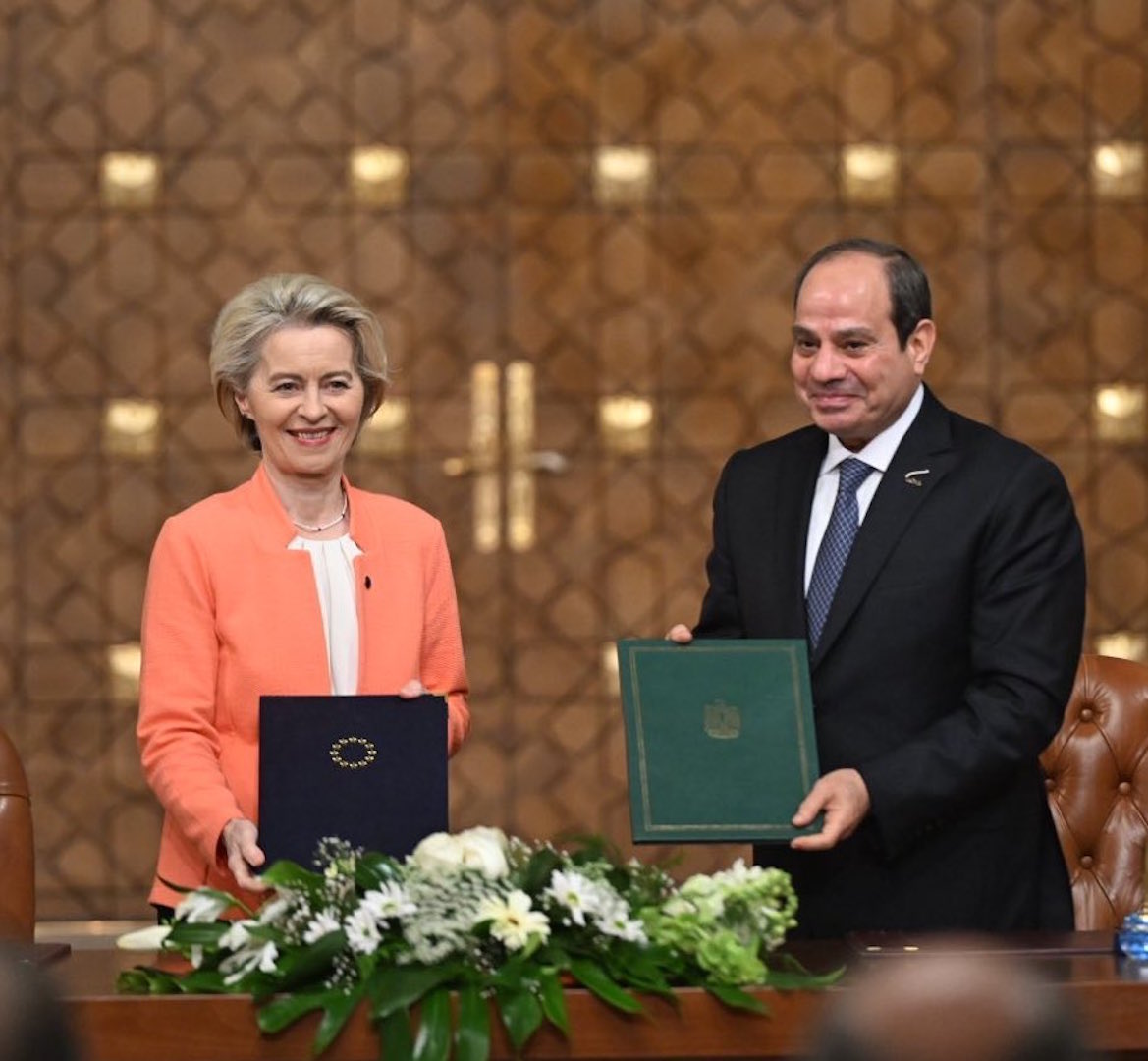 الرئيس المصري ورئيسة المفوضية الأوروبية يوقعان على وثيقة الإعلان السياسي المُشترك