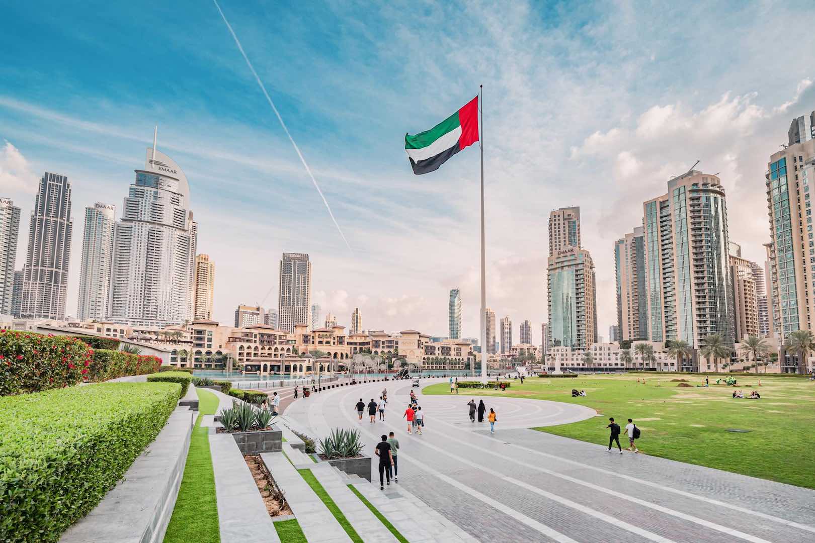 الاقتصاد الإماراتي يتصدر المنطقة بمعدل نمو يصل إلى 4% في عام 2024